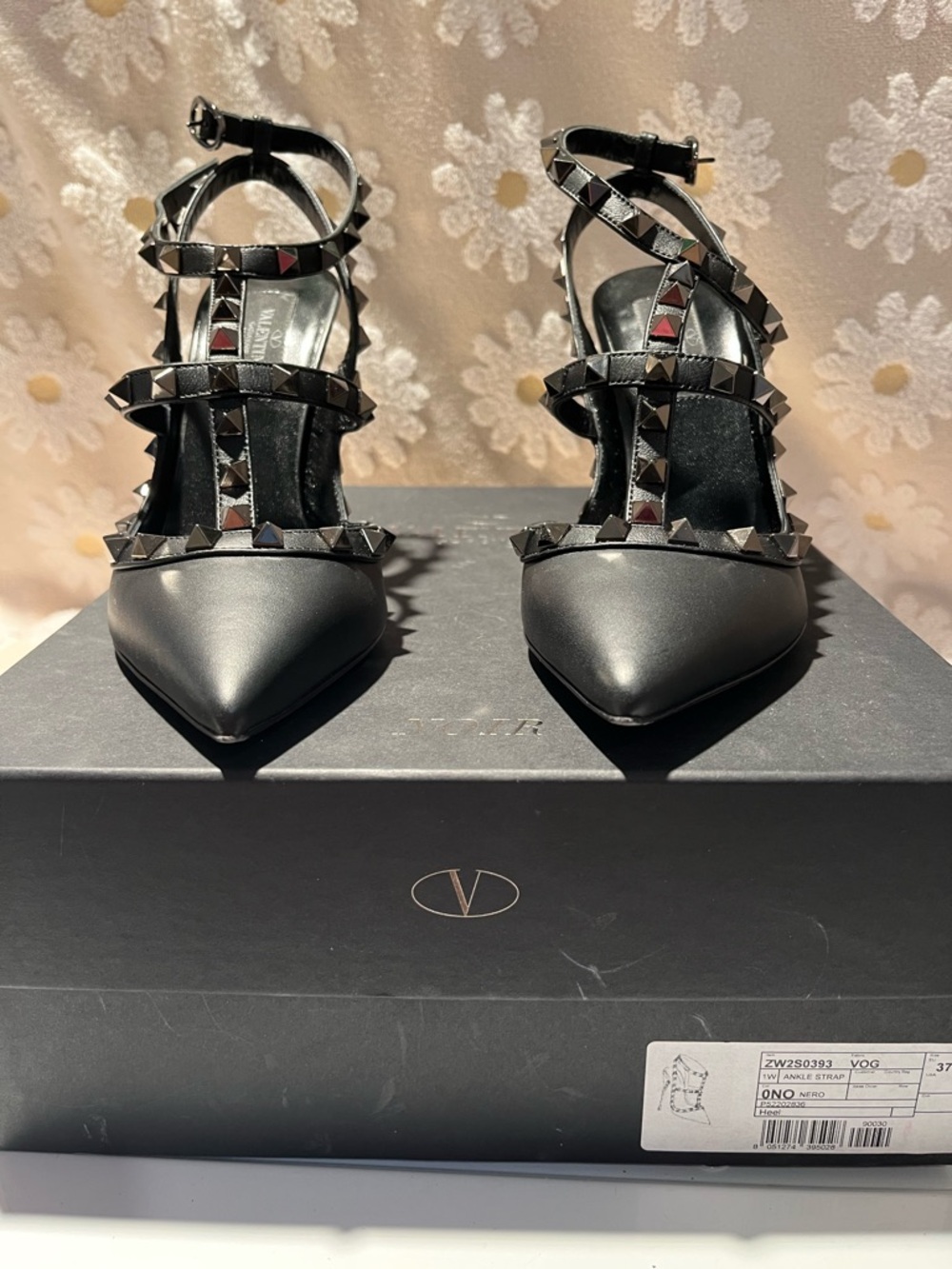 Valentino Garavani Black Rockstud Noir heels - Picture 2 of 5